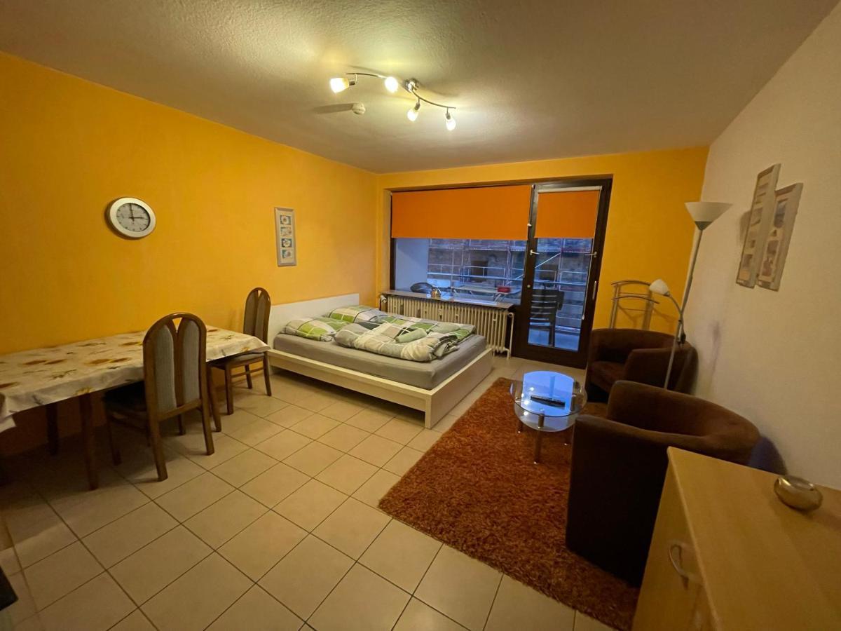 Schoene Einfache Ferienwohnung Mitten In Olsztyn Bagian luar foto