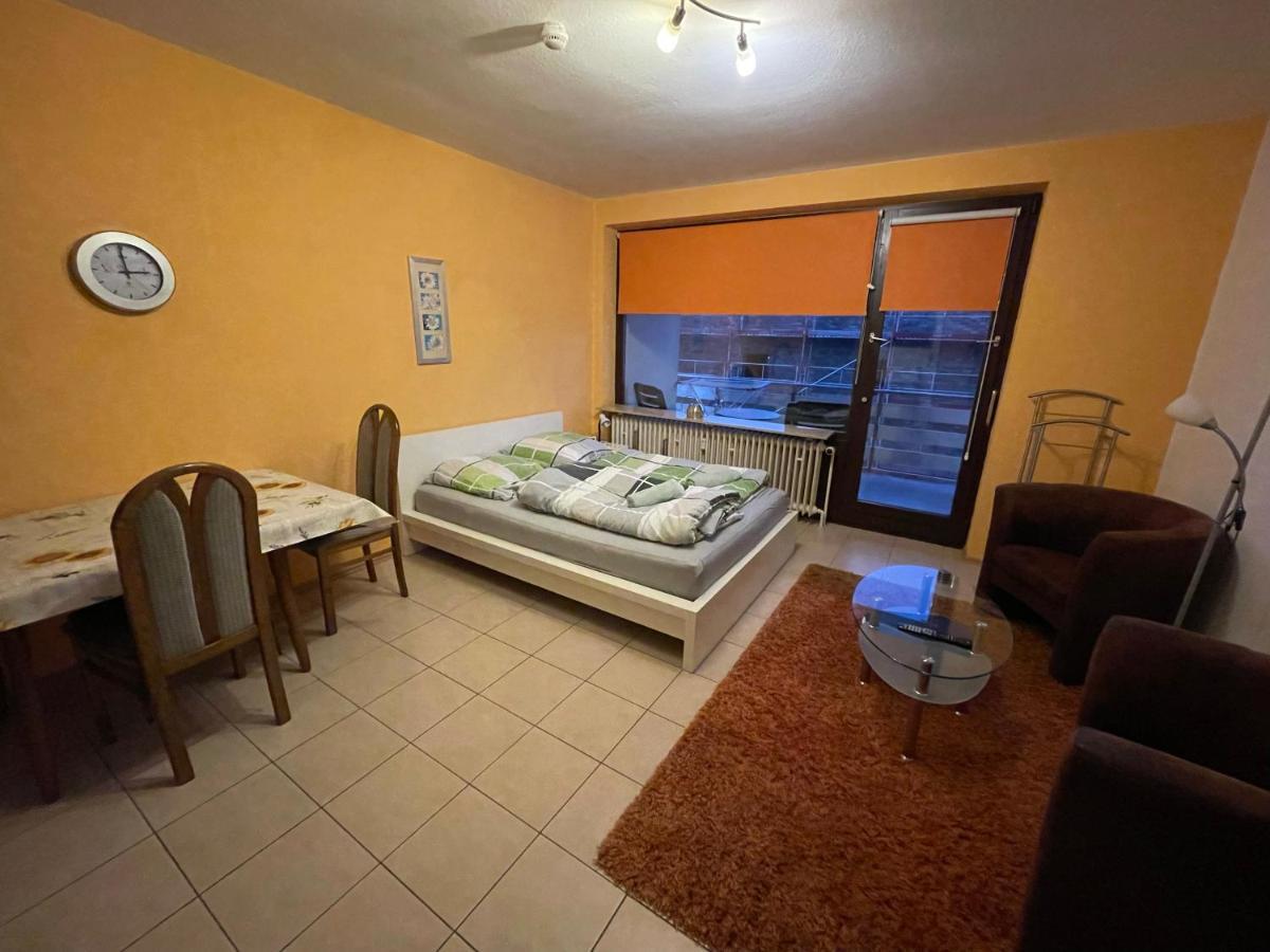 Schoene Einfache Ferienwohnung Mitten In Olsztyn Bagian luar foto