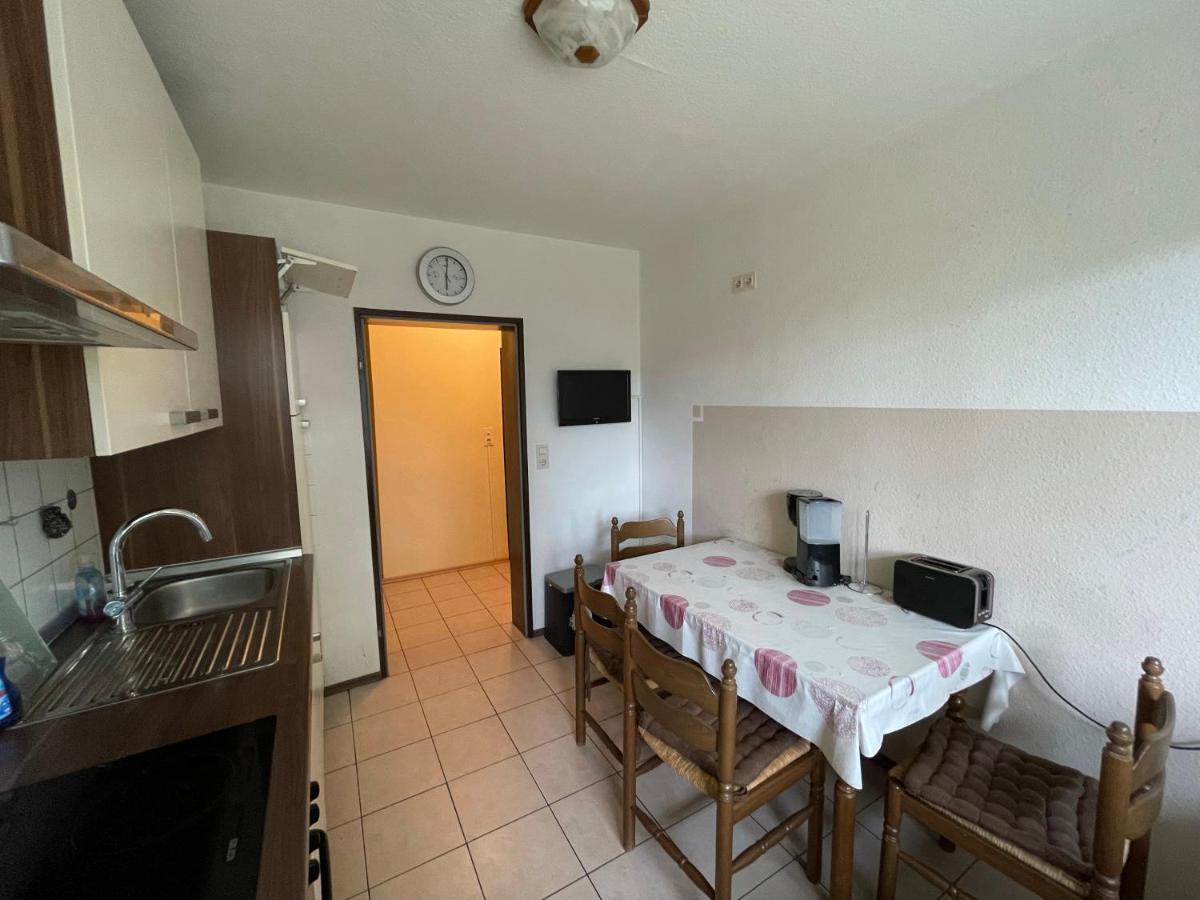 Schoene Einfache Ferienwohnung Mitten In Olsztyn Bagian luar foto