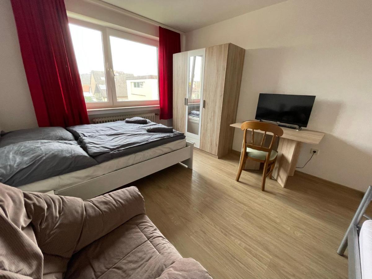 Schoene Einfache Ferienwohnung Mitten In Olsztyn Bagian luar foto