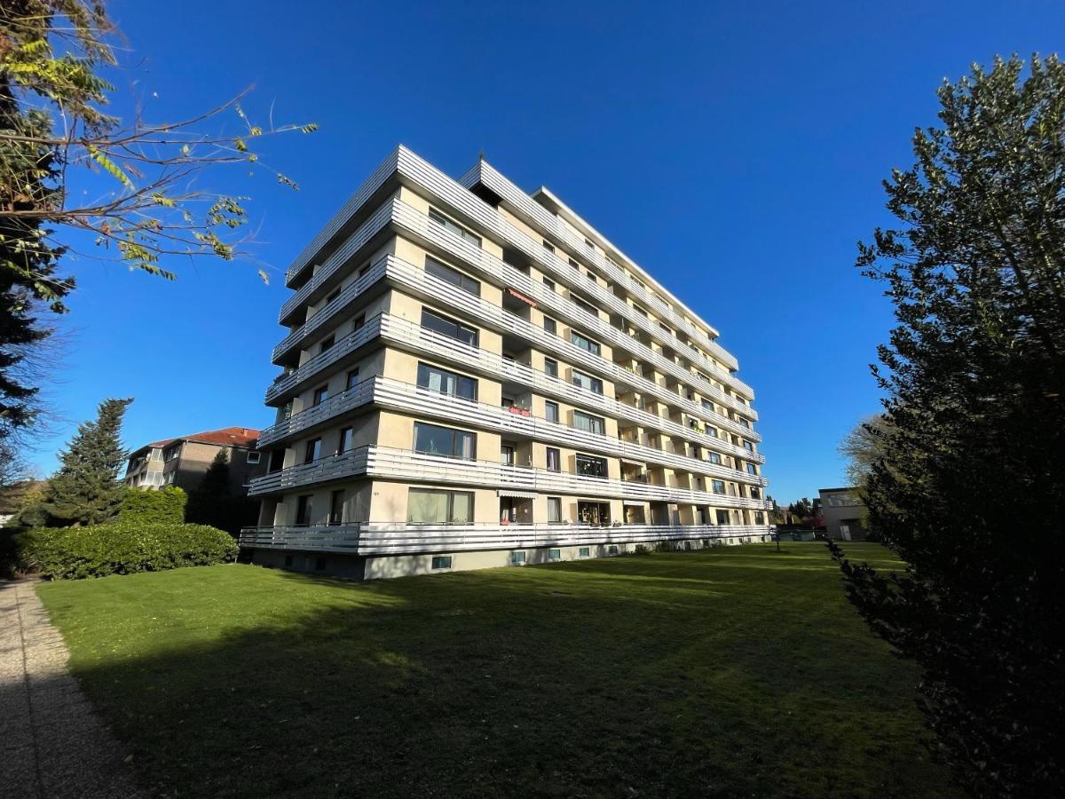 Schoene Einfache Ferienwohnung Mitten In Olsztyn Bagian luar foto