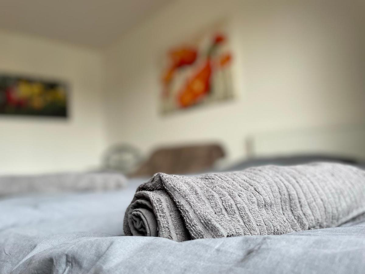 Schoene Einfache Ferienwohnung Mitten In Olsztyn Bagian luar foto